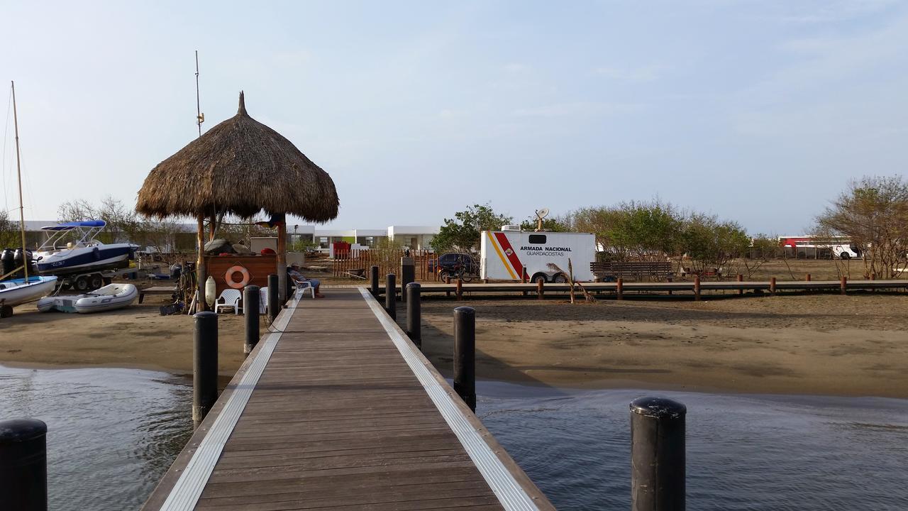 Cabana Puerto Velero Puerto Caiman Exterior photo